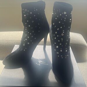 Giuseppe Zanotti Bimba 110 Gruber stretch black velvet bootie